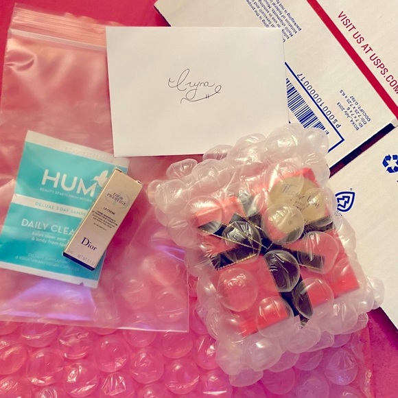 Meet Your Posher - Picture 3 of 10